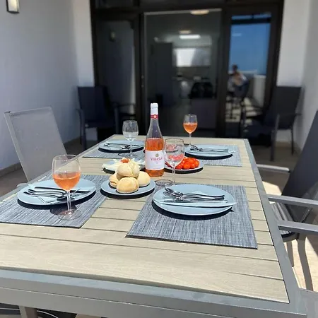 Stunning 2 Bedroom *
